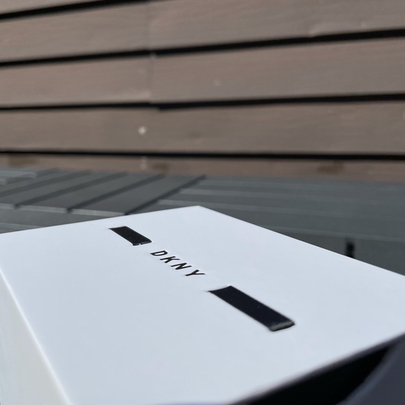 DKNY watch - Picture 6 of 7